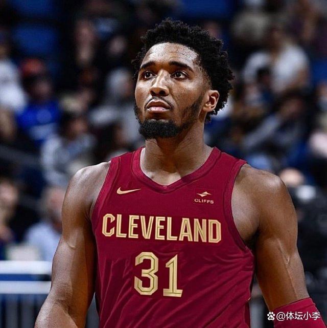 斯基拉：米兰要续约意U17国门隆戈尼，认为其是未来顶级球员（斯基拉：米兰计划续约意大利U17门将隆戈尼，视其为未来的顶级球员）