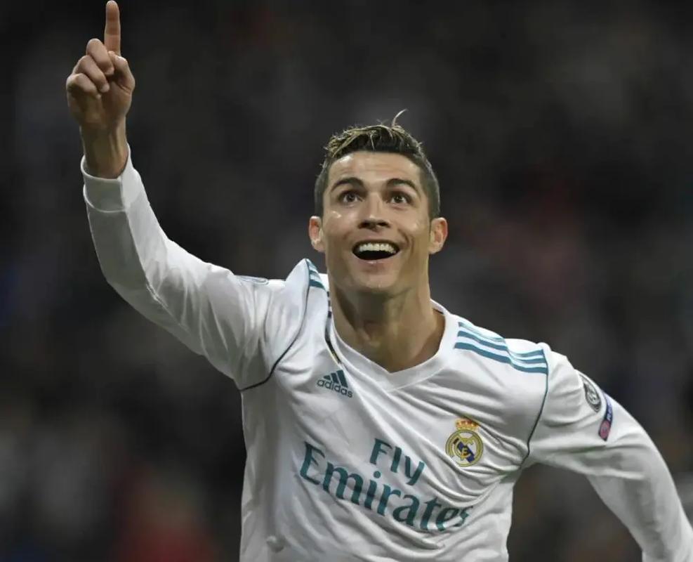 米体：米兰对迈尼昂的年薪报价提高至500万欧，尤文正在关注