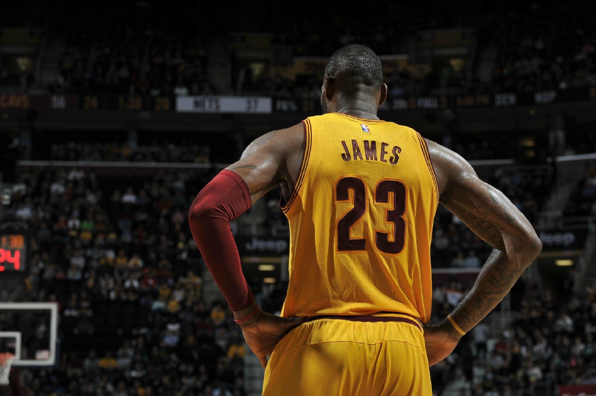 罗马诺：巴萨向效力B队的肖恩-克鲁伊维特开出为期三年新合同（罗马诺：巴萨为B队球员肖恩-克鲁伊维特提供三年期新约）