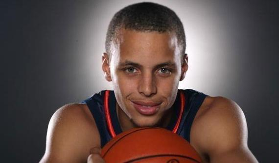 这队传球流畅得像跳舞（这队传球如舞步般丝滑）