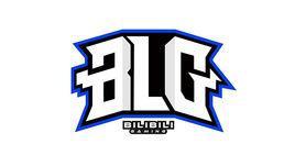 走在斑马线 走在斑马线